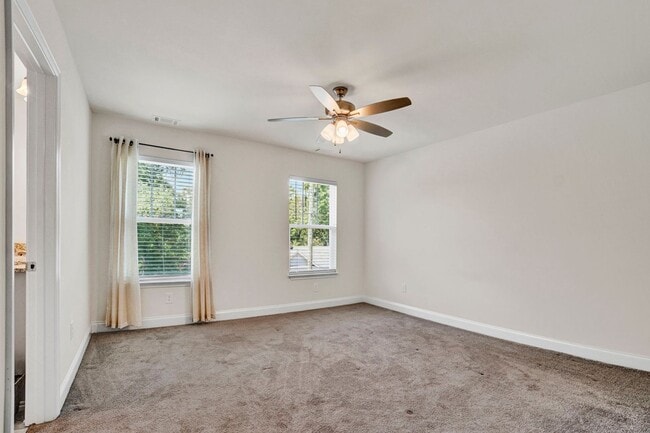 Building Photo - Walking distance to downtown Easley!