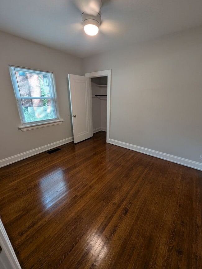 Building Photo - Beautifully renovated 2 bedroom house with...