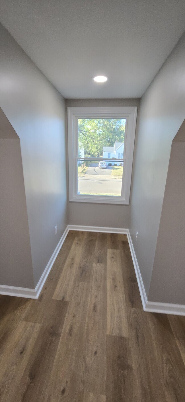 Building Photo - 2503 Cornell Dr NW