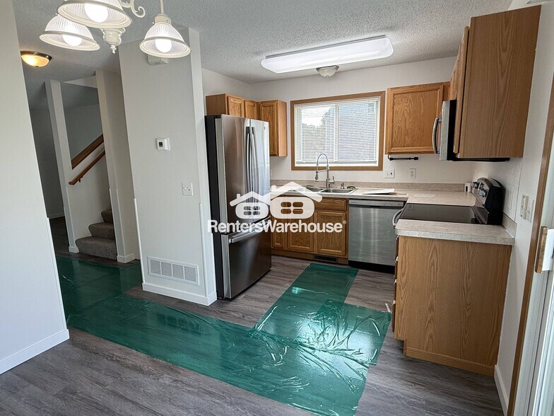 Building Photo - 15573 Flight Way