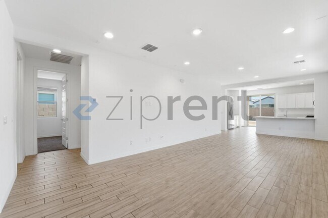 Building Photo - 9219 W Sells Dr