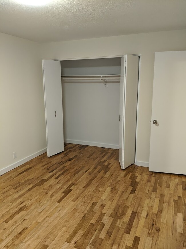 Building Photo - 2621 22nd Ave W