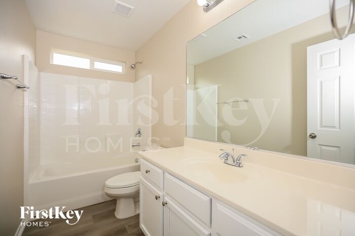 Building Photo - 8288 Vanity Fair Ln