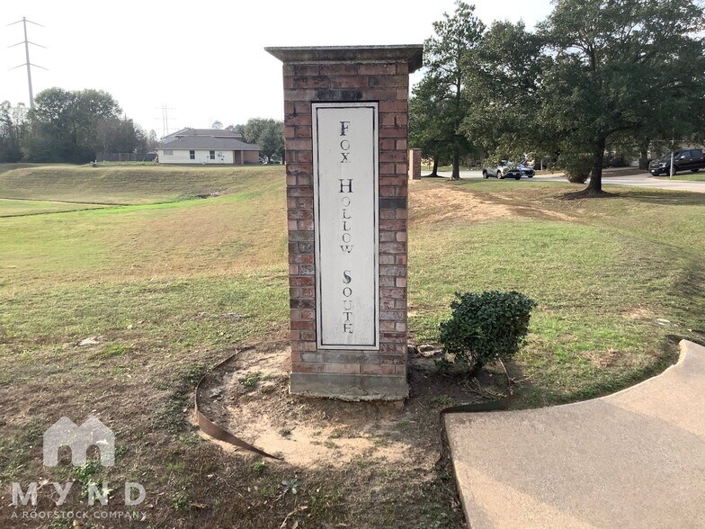 Building Photo - 22702 Sherioaks Ln