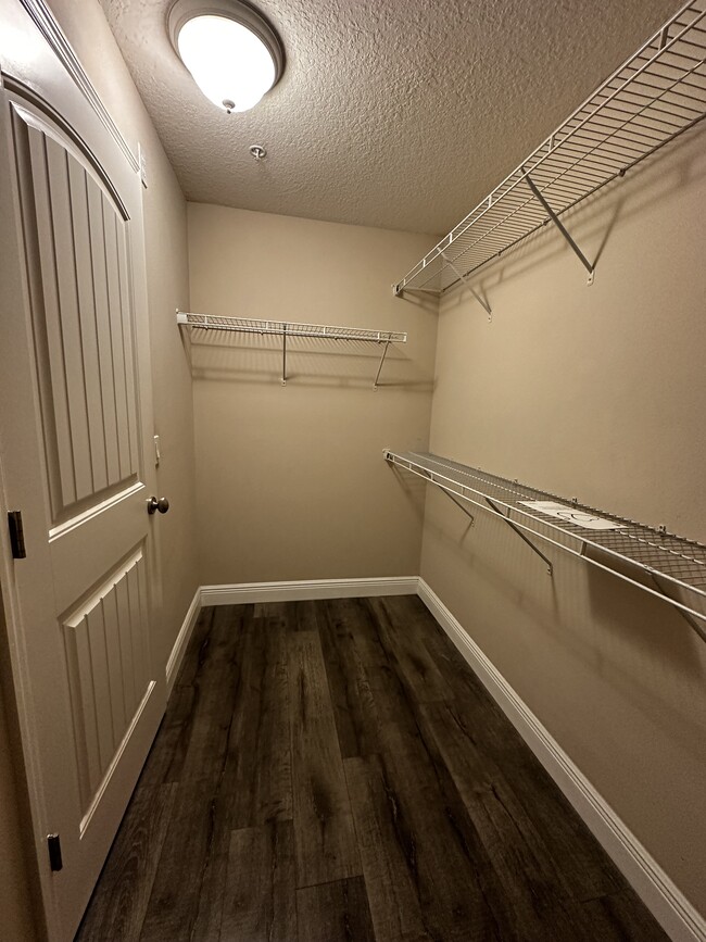 Master closet - 10814 Sunset Ridge Ln