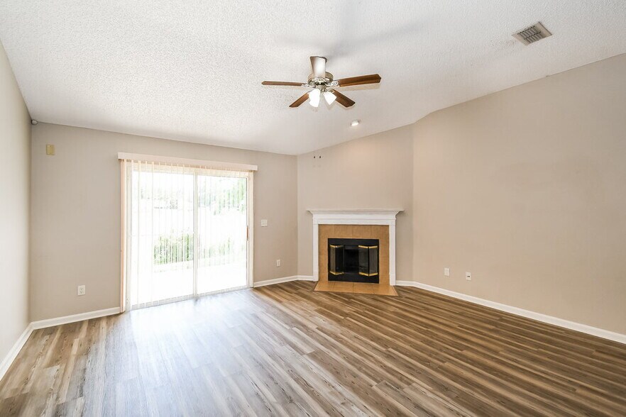 Building Photo - 1747 Northglen Cir