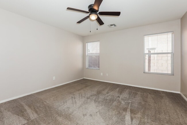 Building Photo - 1519 E Stirrup Ln