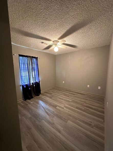 Building Photo - 105 Wells Dr