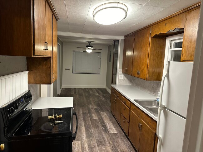 Building Photo - 264 36th St