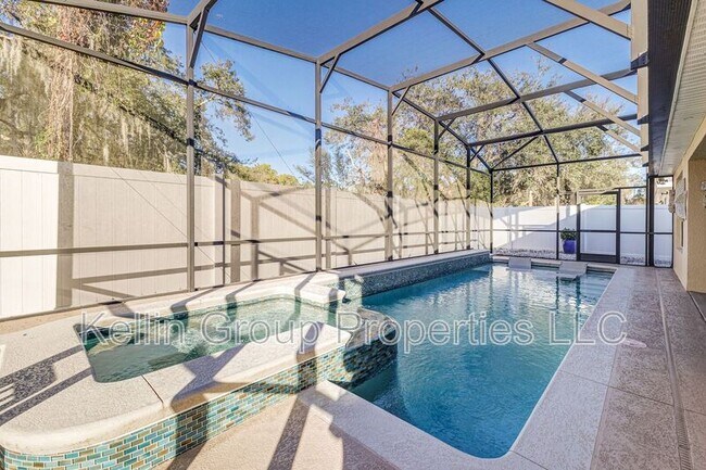 Building Photo - 7233 Wakeview Dr