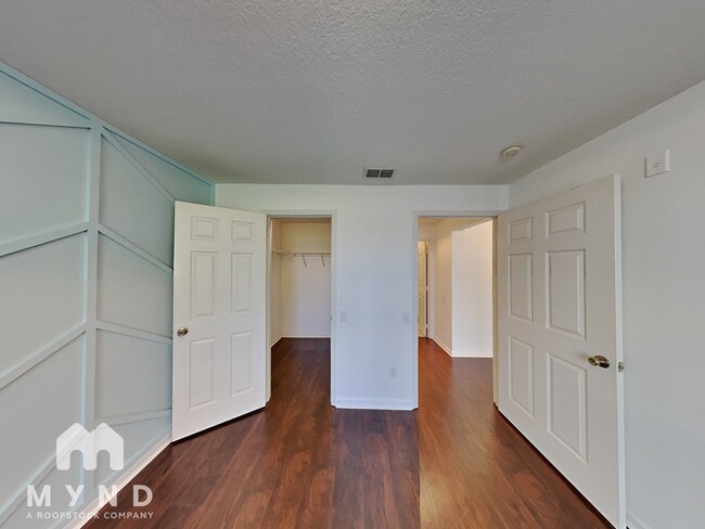 Building Photo - 3960 Southpointe Dr