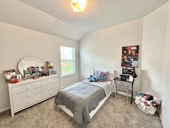 Building Photo - Charming 4-Bedroom Retreat with Granite Accents & Hardwood Elegance in Alvin!