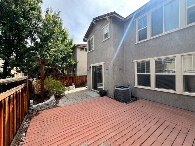 Building Photo - 6671 Sportoletti Dr