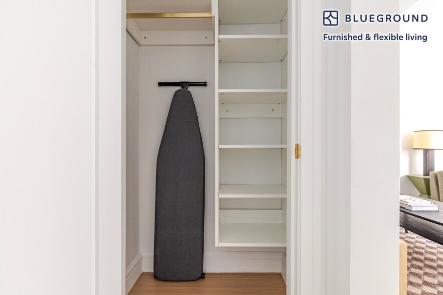 Building Photo - 244 W 72nd St