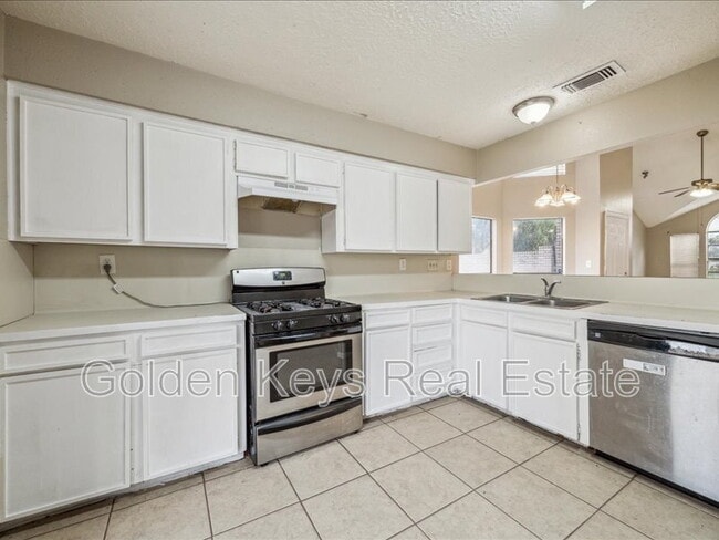 Building Photo - 10743 Staghill Dr