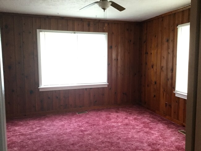 Building Photo - Cozy New Bern Home!