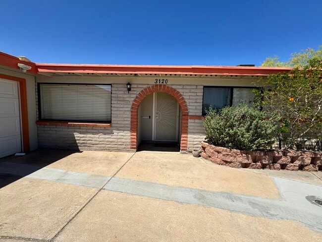 Building Photo - 3120 S Portia Ave