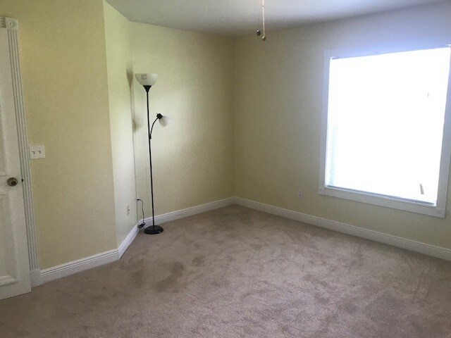 Master BR - 144 Reserve Cir