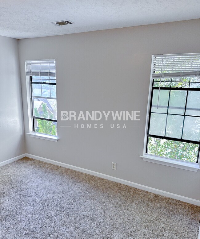 Building Photo - One month FREE RENT!