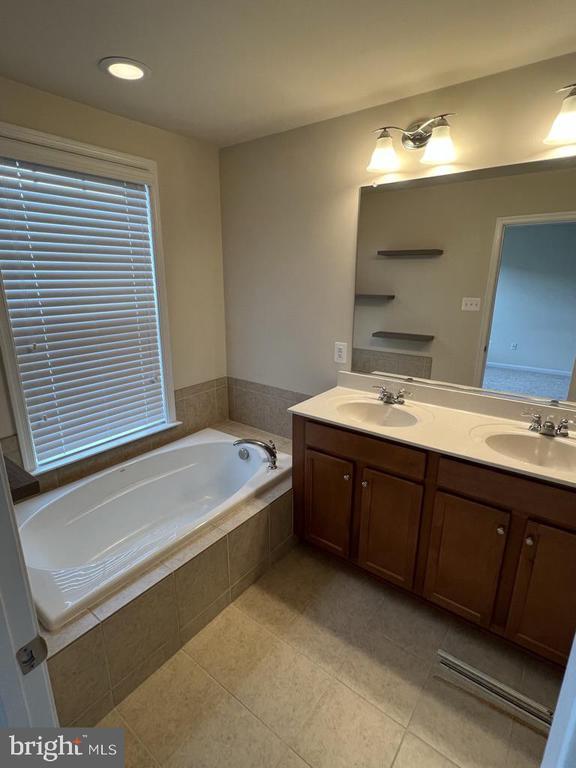 Building Photo - 1116 Carinoso Cir