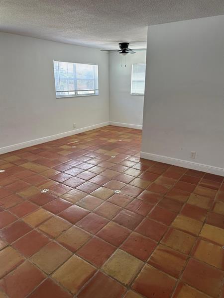 Primary Photo - 400 SE 3rd Ave