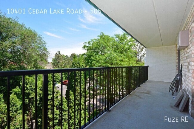 Building Photo - 10401 Cedar Lk Rd S