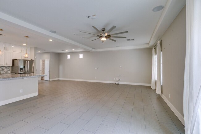 Building Photo - 4586 W Camero Ave