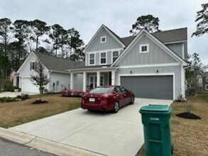 Building Photo - MALIND BLUFF