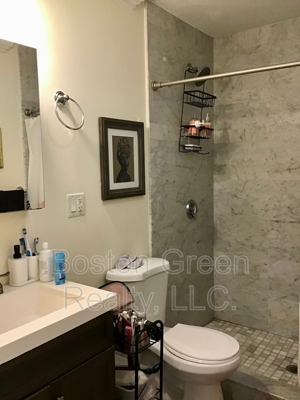 Building Photo - 140 Marcella St