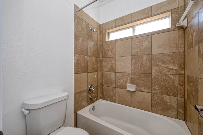 Building Photo - 25510 Autumnwind Ct