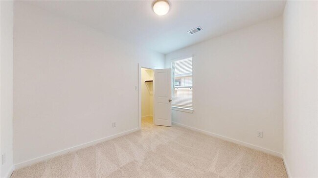 Building Photo - 570 Sand Branch Dr