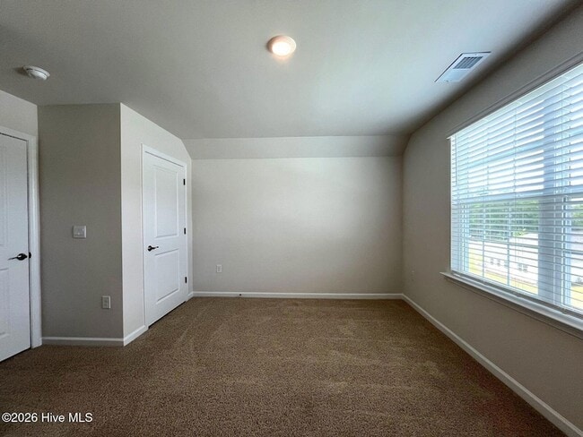 Building Photo - 512 Ragapple Ln