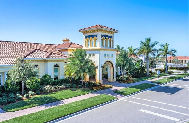 Building Photo - 13916 Alafaya St