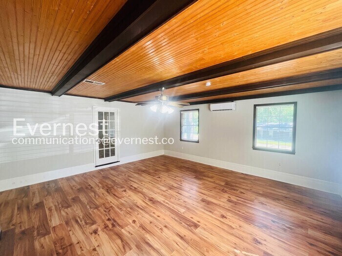 Building Photo - 114 Rollingwood Dr
