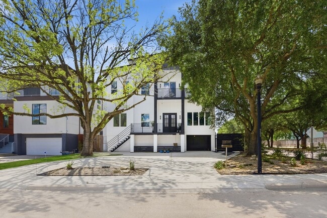 Building Photo - 3859 Tartan Ln