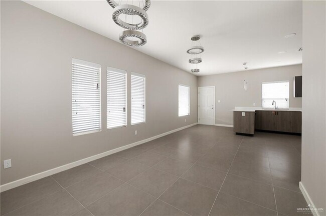 Building Photo - 14 Puffin Ave