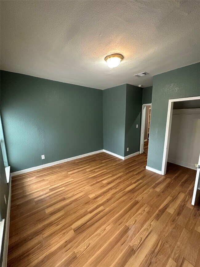 Building Photo - 8611 Findlay St