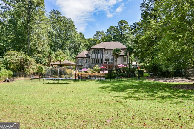 Building Photo - 2210 Spalding Dr