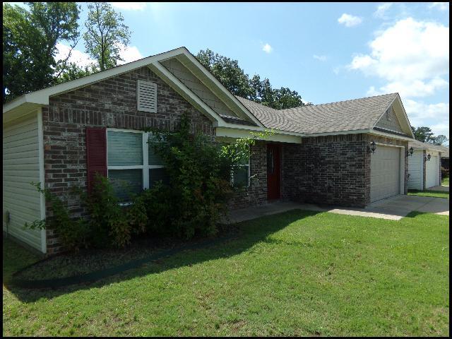 Building Photo - 2424 Vivian Dr