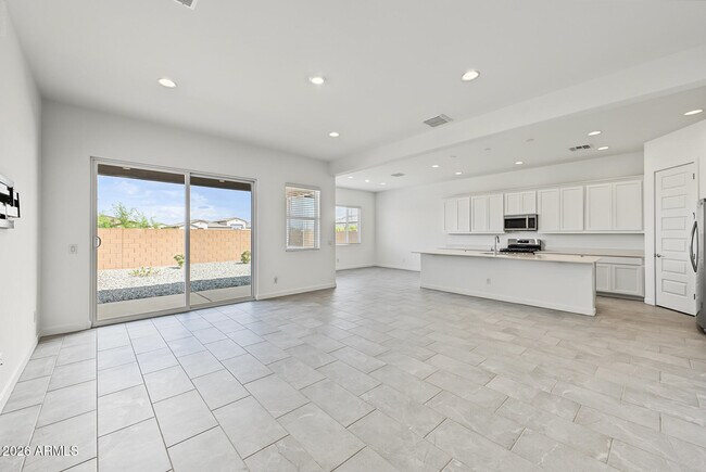 Building Photo - 9654 W Mitchell Dr