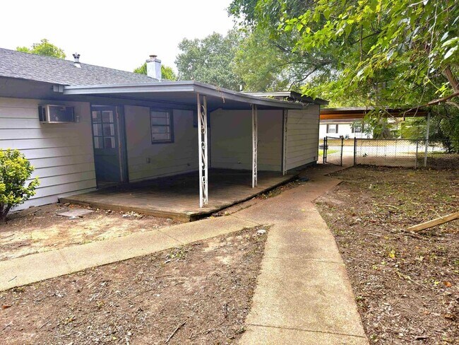 Building Photo - 4841 Marcel Ave