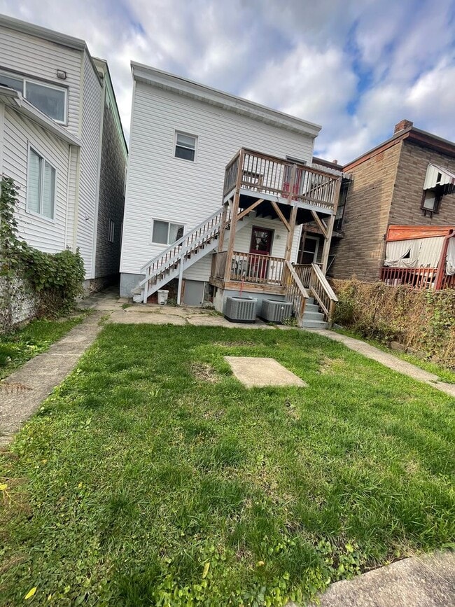 Building Photo - Duplex Building in Mt Washington