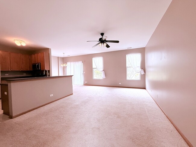 Building Photo - 3984 Blackstone Dr
