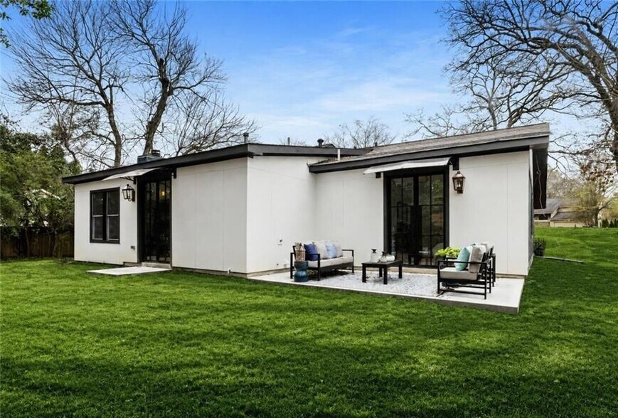Building Photo - 1217 Fairfield Drive