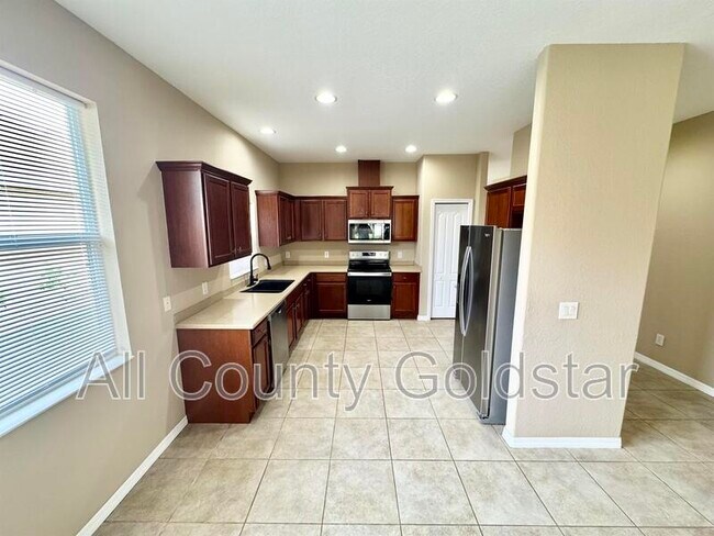 Building Photo - 11489 Tinder Ct
