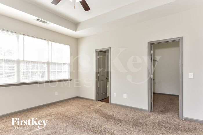 Building Photo - 983 Treymont Way SW