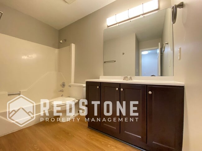 Building Photo - 727 S Broad St