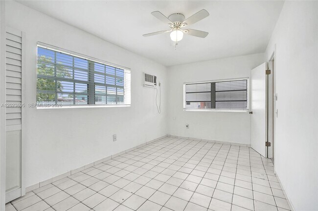 Building Photo - 877 W 33rd St
