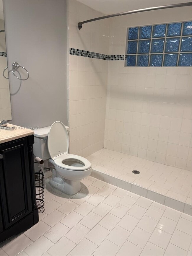 Building Photo - 16531 NE 35th Ave