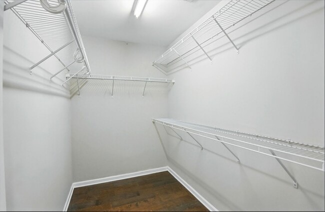 Building Photo - 2 Bedroom Townhome in Pineville!